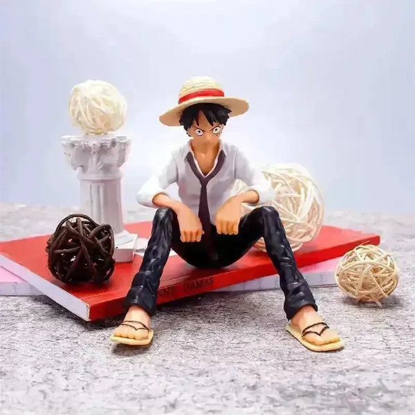 Straw Hat Luffy Sitting Action Figure (12 cm) - Bear Hugs