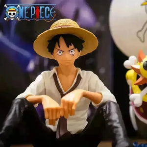Straw Hat Luffy Sitting Action Figure (12 cm) - Bear Hugs