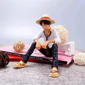 Straw Hat Luffy Sitting Action Figure (12 cm) - Bear Hugs