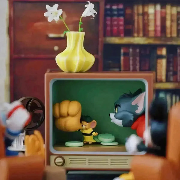Tom And Jerry Classic Moment Series Blind Box - Bear Hugs