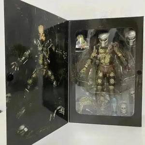 Ultimate Elder Predator Action Figure (18 cm) - Bear Hugs