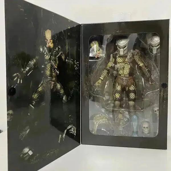 Ultimate Elder Predator Action Figure (18 cm) - Bear Hugs