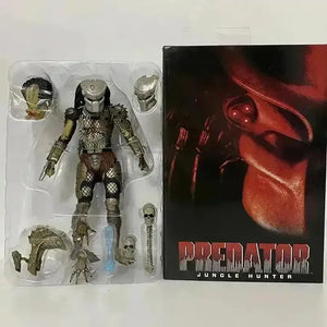 Ultimate Elder Predator Action Figure (18 cm) - Bear Hugs