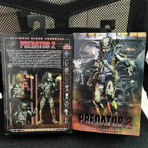 Ultimate Elder Predator Action Figure (18 cm) - Bear Hugs