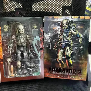 Ultimate Elder Predator Action Figure (18 cm) - Bear Hugs