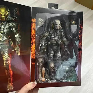 Ultimate Elder Predator Action Figure (18 cm) - Bear Hugs