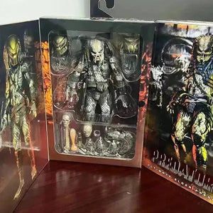 Ultimate Elder Predator Action Figure (18 cm) - Bear Hugs