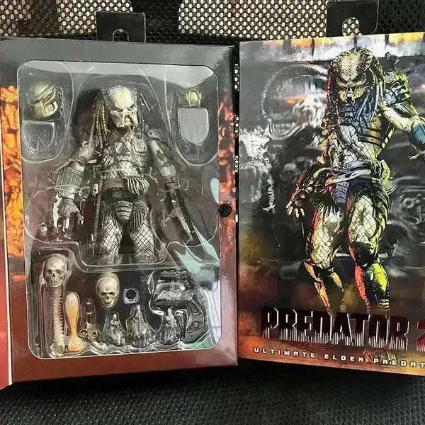 Ultimate Elder Predator Action Figure (18 cm) - Bear Hugs