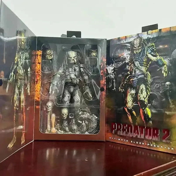 Ultimate Elder Predator Action Figure (18 cm) - Bear Hugs
