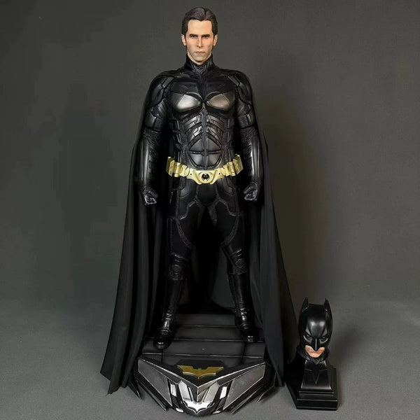 Dark Knight Gotham Guardian Deluxe Figure (68 cm)