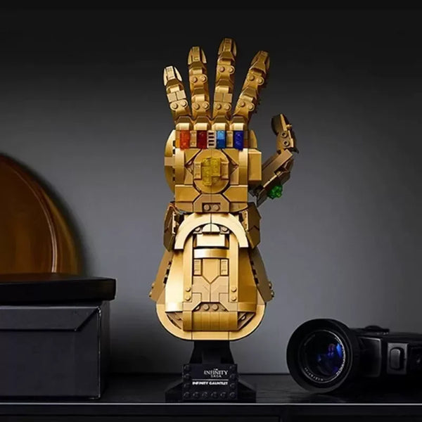 Thanos Infinity Gauntlet Building Blocks (590 Pcs)