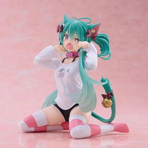 Hatsune Miku Yawning Cat Ver. Figure