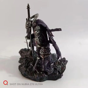 Dark Souls Artorias the Abysswalker Kneeling Figurine (15 cm)