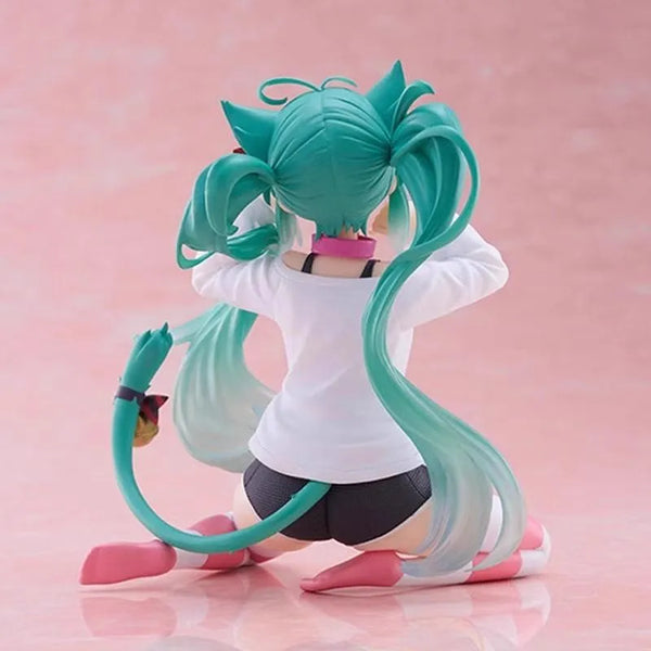 Hatsune Miku Yawning Cat Ver. Figure