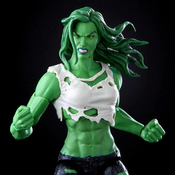 Legends Indestructible She-Hulk Figurine (15 cm)