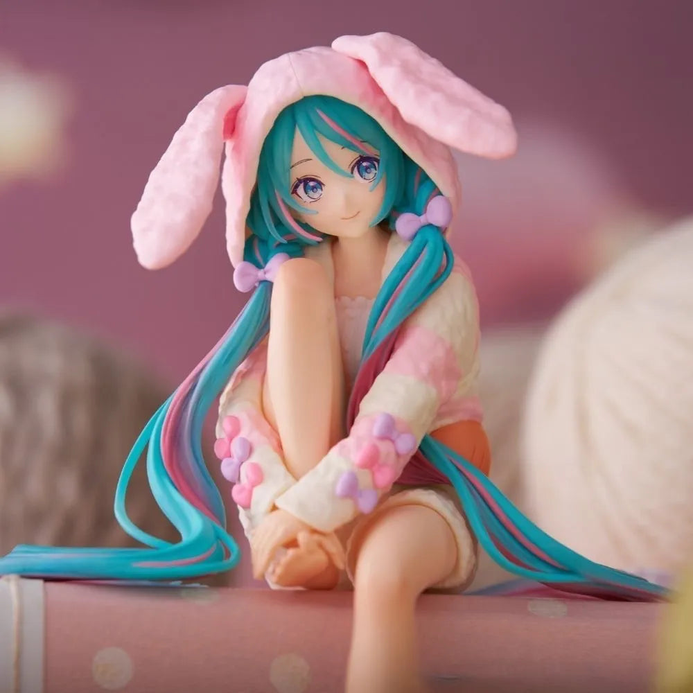 Hatsune Miku Rabbit Ear Hat Ver. Figure