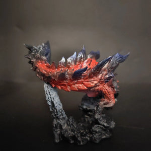 Monster Hunter Dinovalde Scorching Blade Figurine