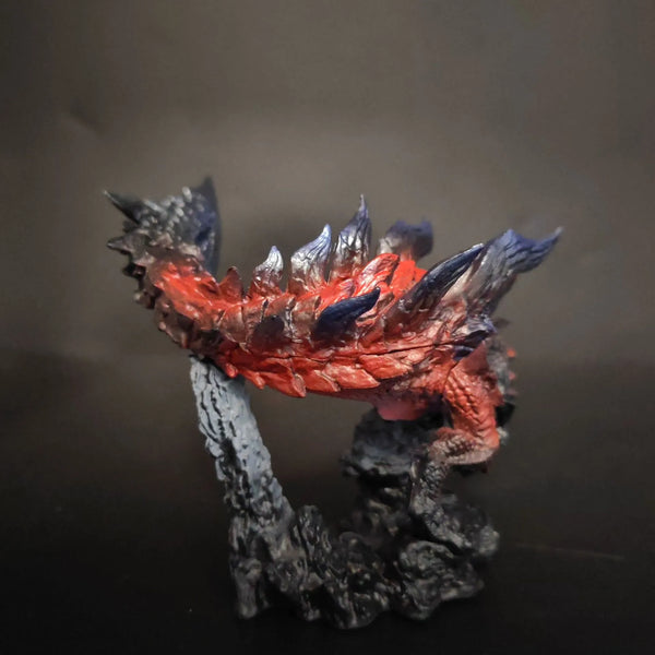 Monster Hunter Dinovalde Scorching Blade Figurine