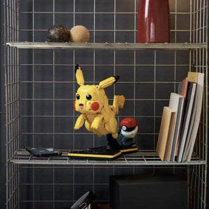 Pokémon Pikachu and Poké Ball Building Set (2050 Pcs)