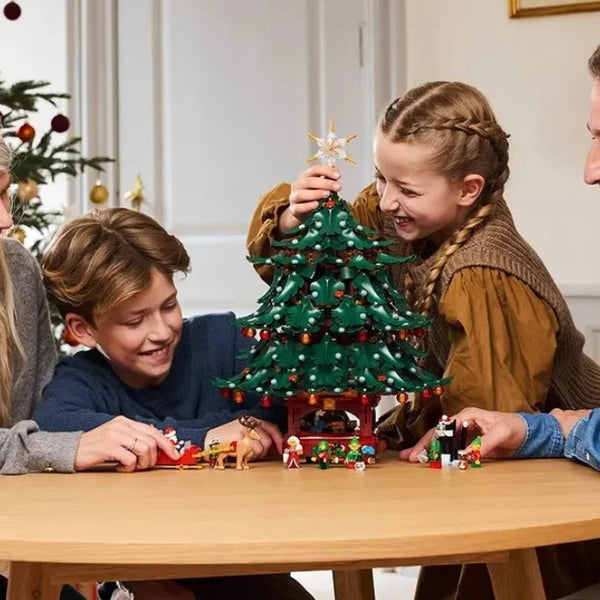 Family Christmas Tree Building Blocks (3171 Pcs)