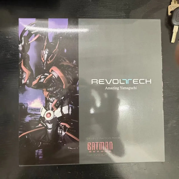 Amazing Yamaguchi Batman Beyond Figure (16 cm)