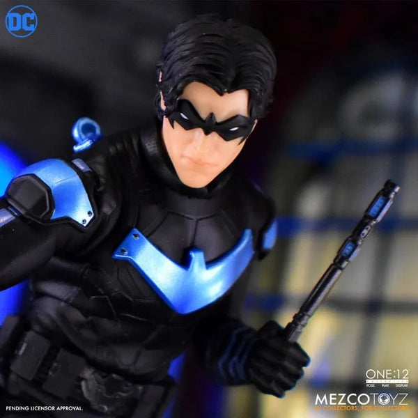 Mezco 1:12 Collective DC Comics Nightwing Figure