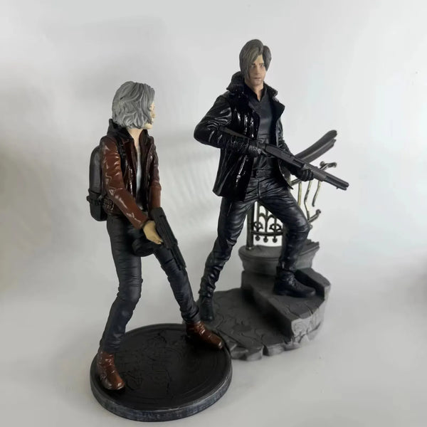 Resident Evil Leon and Grace Tactical Survivor Figure (21 cm)
