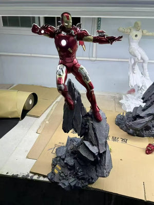 Iron Man Mark VII Battle Mode Luminous Statue (73 cm)