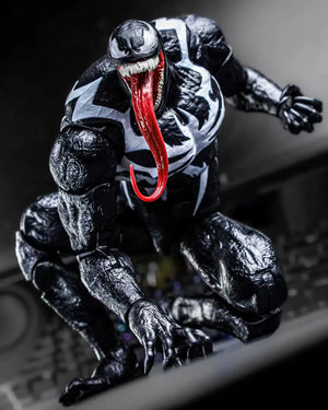 Legends Gamerverse Venom Action Figure (26 cm)