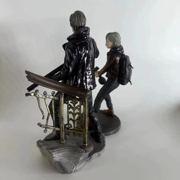 Resident Evil Leon and Grace Tactical Survivor Figure (21 cm)