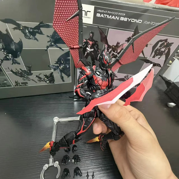 Amazing Yamaguchi Batman Beyond Figure (16 cm)