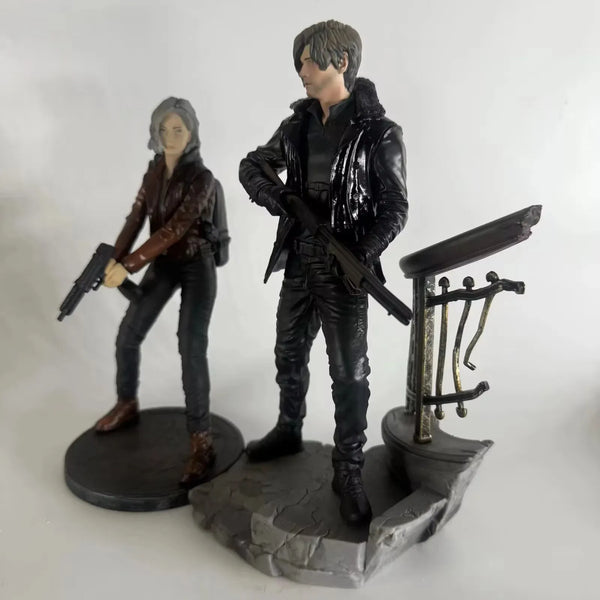 Resident Evil Leon and Grace Tactical Survivor Figure (21 cm)