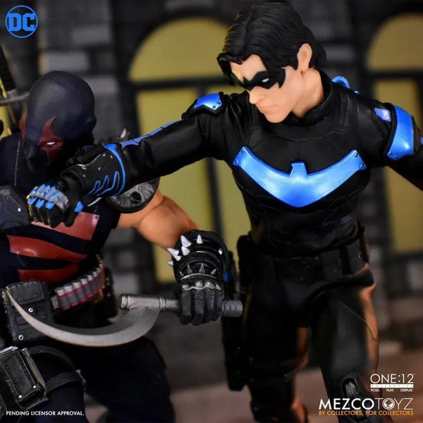 Mezco 1:12 Collective DC Comics Nightwing Figure