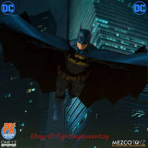 Mezco Supreme Knight Batman Premium Figure (17 cm)