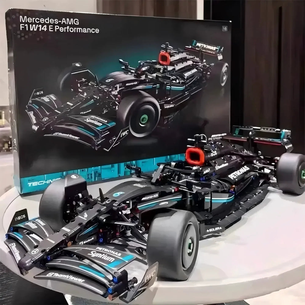Mercedes-AMG F1 1:8 Building Blocks