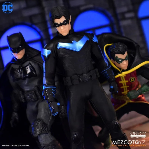 Mezco 1:12 Collective DC Comics Nightwing Figure
