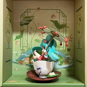 Hatsune Miku Lotus Pond Figure (15 cm)