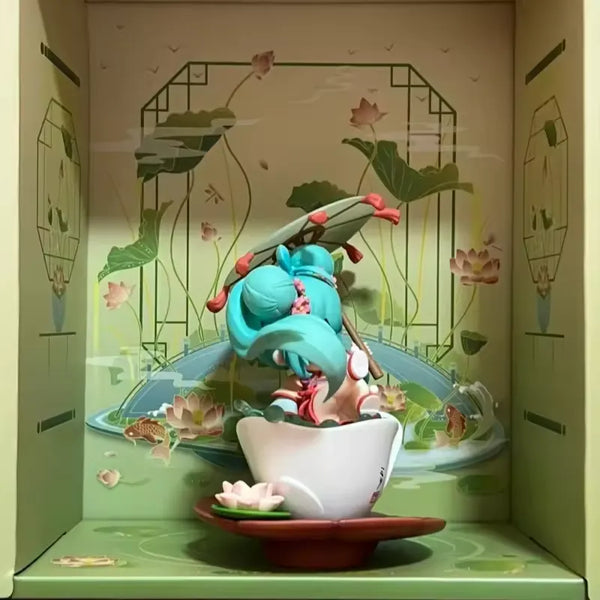 Hatsune Miku Lotus Pond Figure (15 cm)