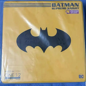 Mezco Supreme Knight Batman Premium Figure (17 cm)