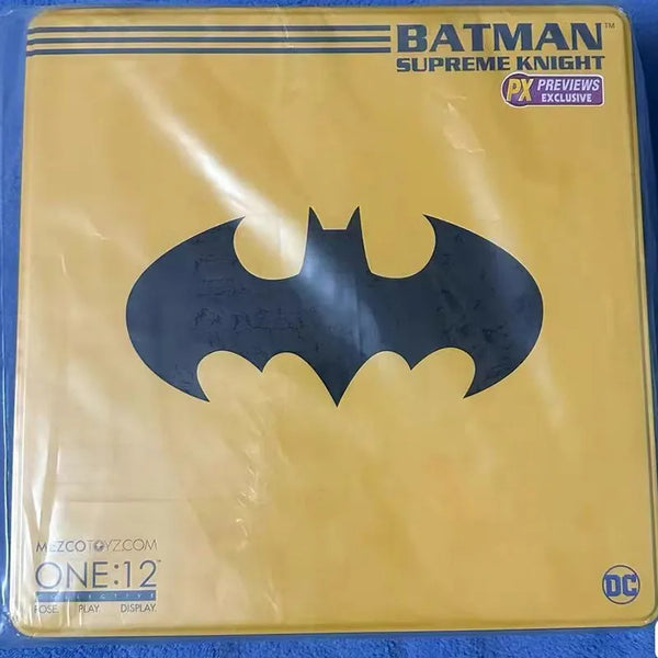 Mezco Supreme Knight Batman Premium Figure (17 cm)