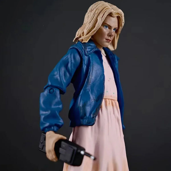 Stranger Things Eleven Retro Articulated Figurine (15 cm)