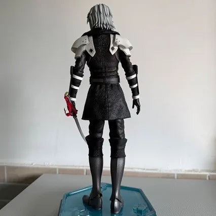 Final Fantasy VII Young Hero Sephiroth Figurine (32 cm)