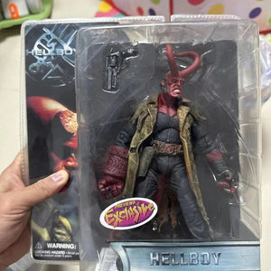 Hellboy Trenchcoat Style Action Figure (18 cm)