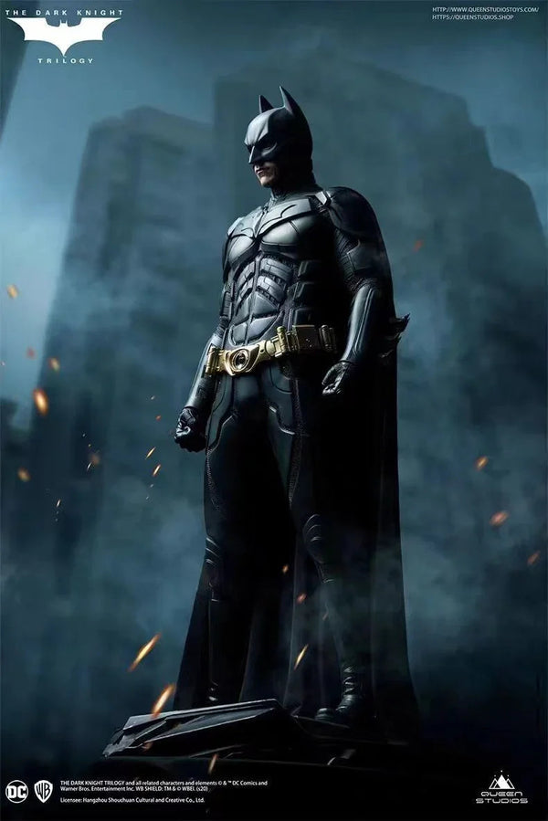 Dark Knight Gotham Guardian Deluxe Figure (68 cm)