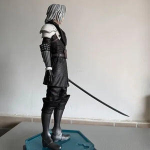 Final Fantasy VII Young Hero Sephiroth Figurine (32 cm)