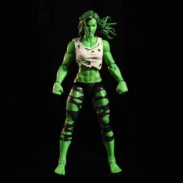 Legends Indestructible She-Hulk Figurine (15 cm)
