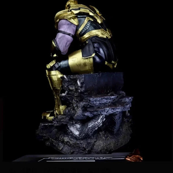 Thanos on Throne Deluxe Figurine (72 cm)