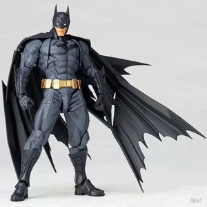 Amazing Yamaguchi DC Batman Figurine (16 cm)