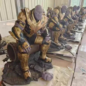 Thanos on Throne Deluxe Figurine (72 cm)