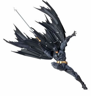 Amazing Yamaguchi DC Batman Figurine (16 cm)